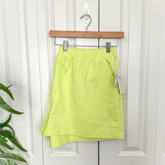 NWT Good American The Weekend Shorts in Key Lime - Picture 3 of 12